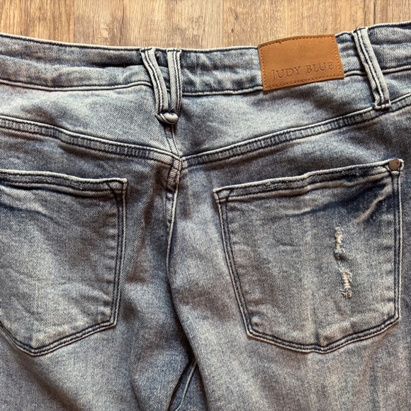 ➡️PRICED TO SELL!!  The Judy Blues you need for summer! - Picture 7 of 7